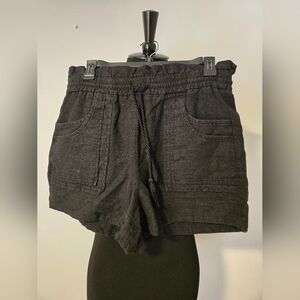 House of Harlow black linen shorts. Size M